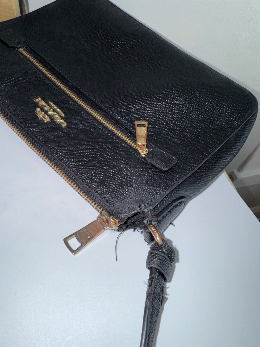 Coach Rowan File Bag REHAB NEEDS REPAIR - AS IS LISTING - Picture 2 of 6